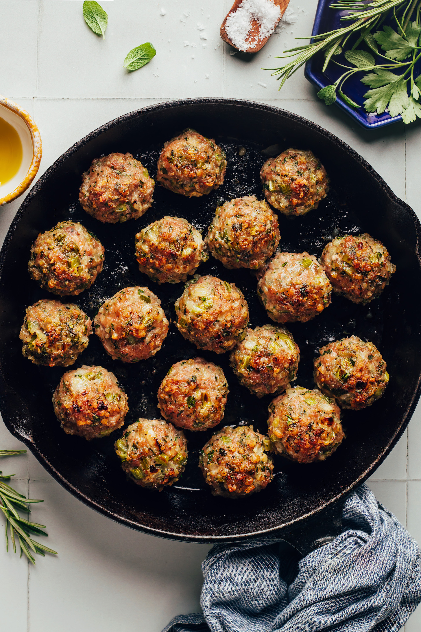 Skillet of perfectly cooked turkey meatballs
