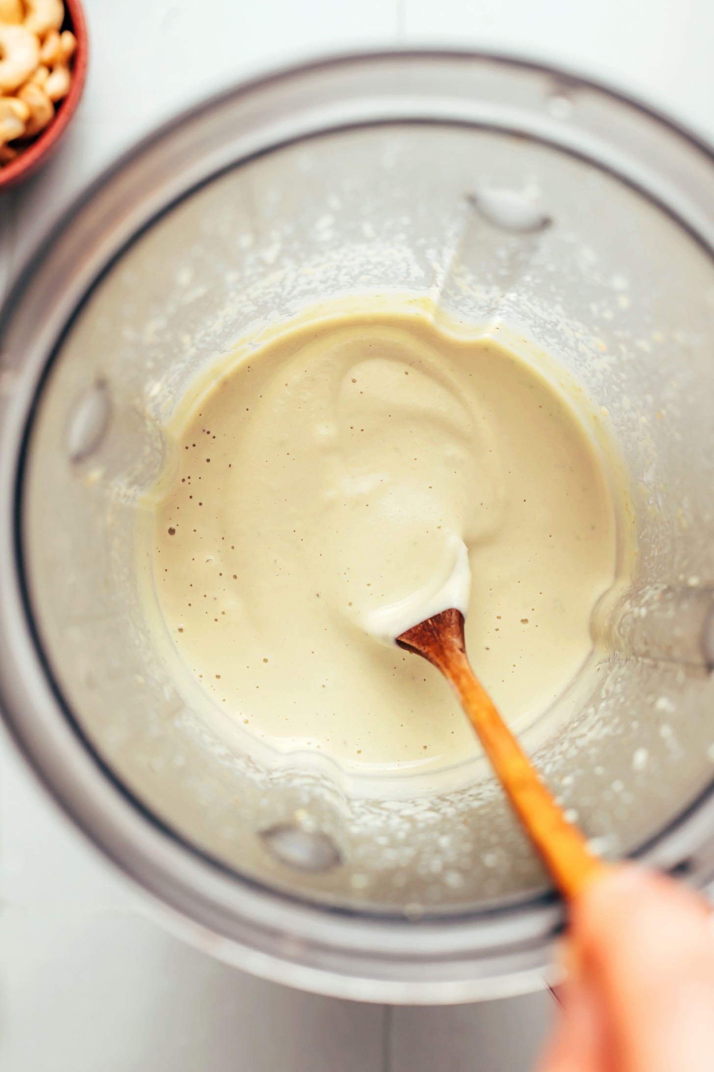 Creamy cashew dressing in a blender